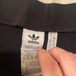 EUC adidas size med leggings